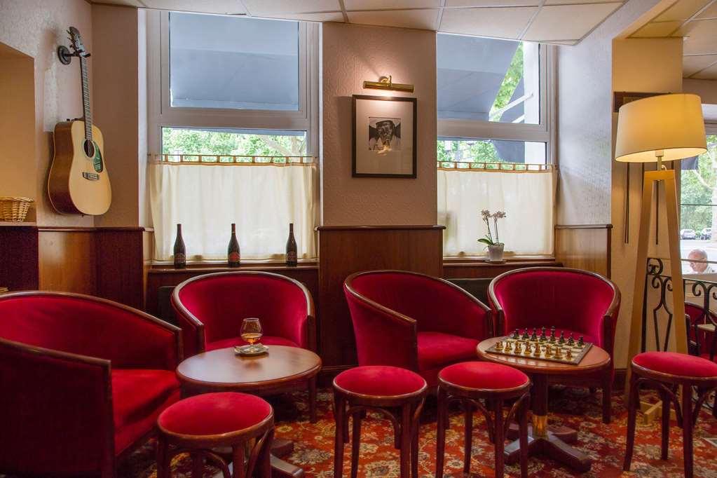 Brit Hotel Le Lion D'Or Chinon Facilidades foto