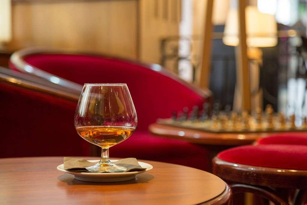 Brit Hotel Le Lion D'Or Chinon Amenidades foto