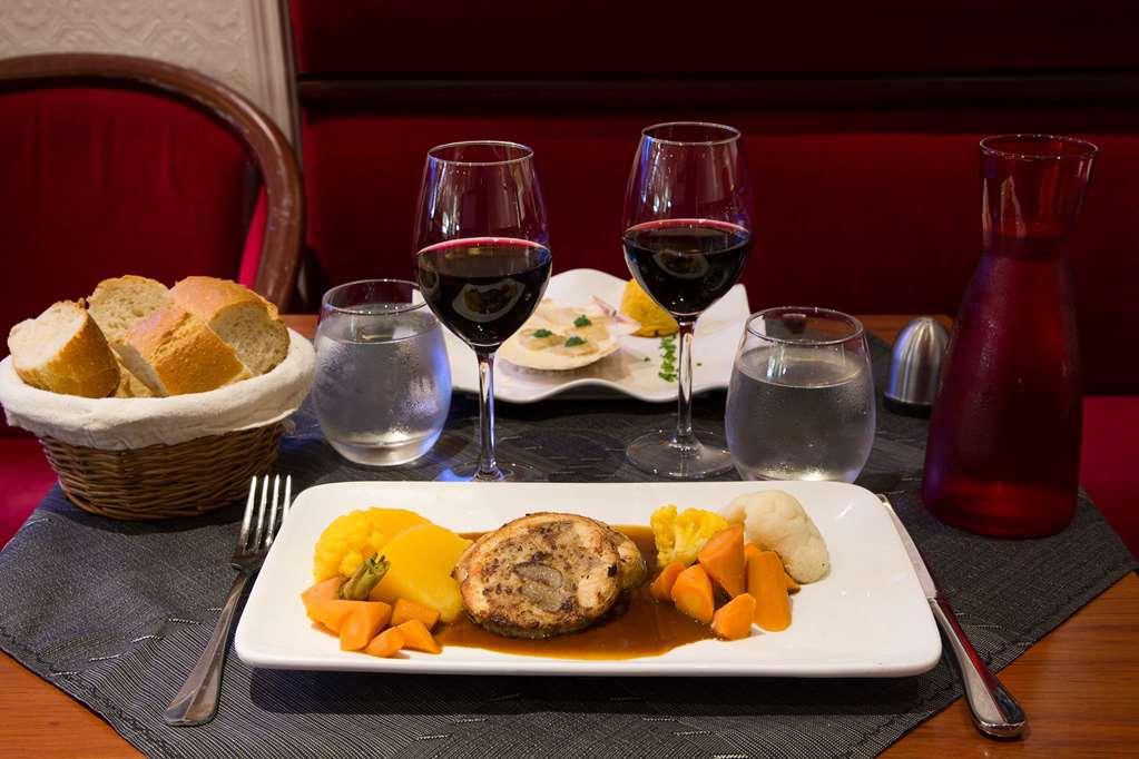 Brit Hotel Le Lion D'Or Chinon Restaurante foto